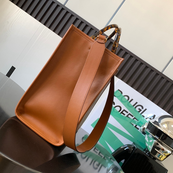 スーパーコピーブランドバッグ背面デザイン